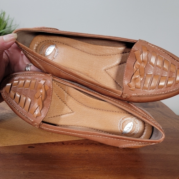 Nurture Women's Tan Leather Loafers Size 6.5 Almond Toe Comfy Basics Neutrals - Picture 15 of 17
